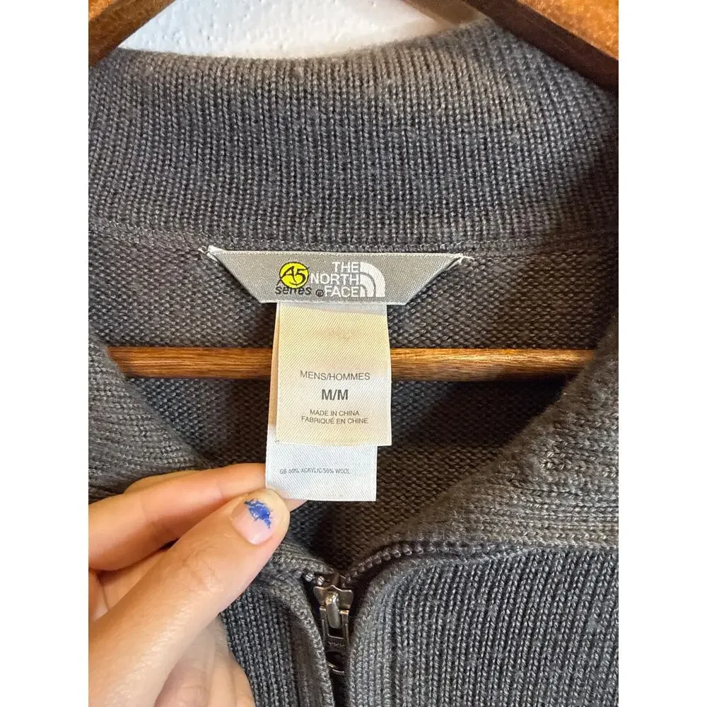 The North Face Men’s Medium Gray Knit Quarter-Zip Pullover Sweater